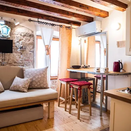 Appartement And Mauro Split